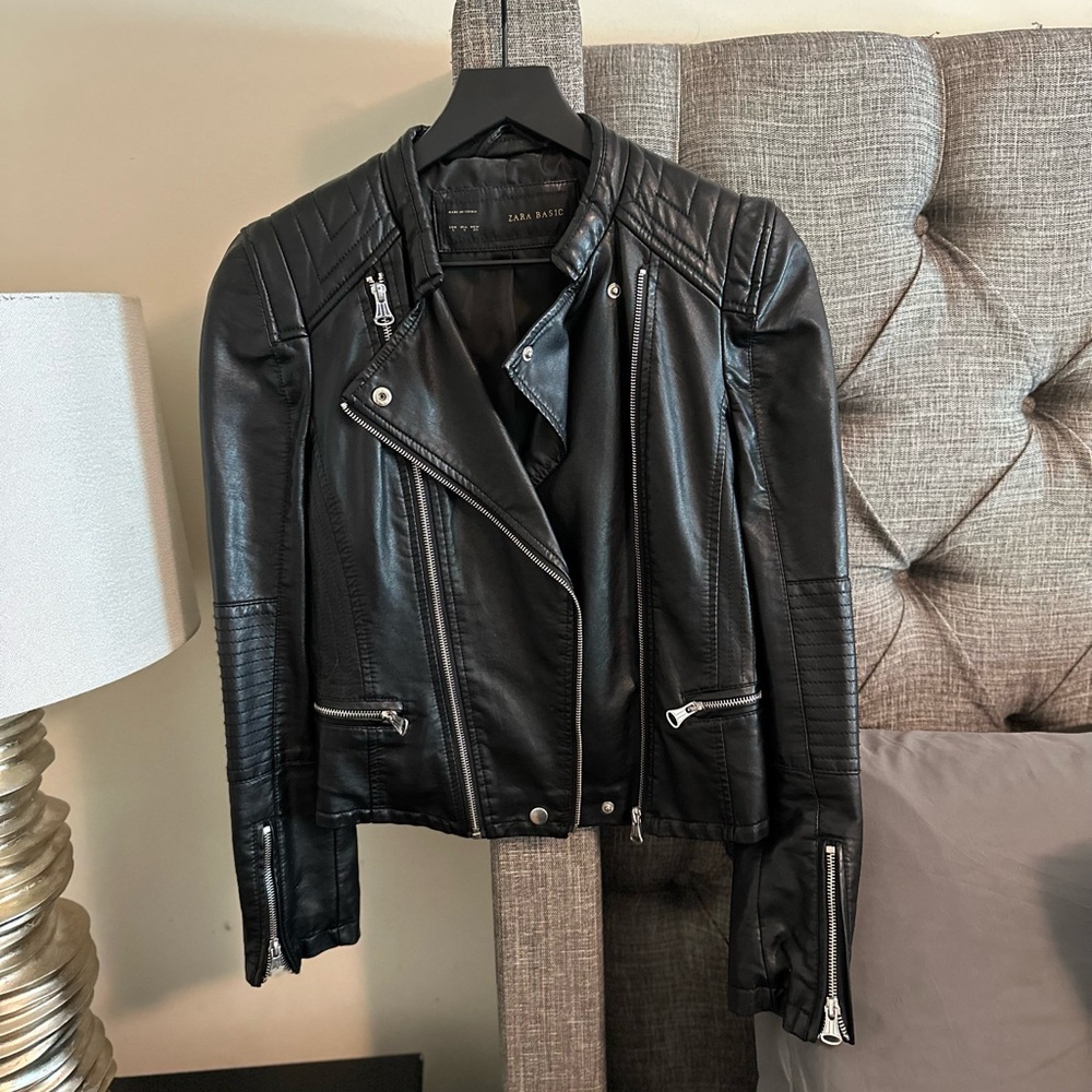 Black Zara basic moto jacket S RARE!